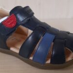 nu-pieds-bebe-e25-chaussures-dessert01